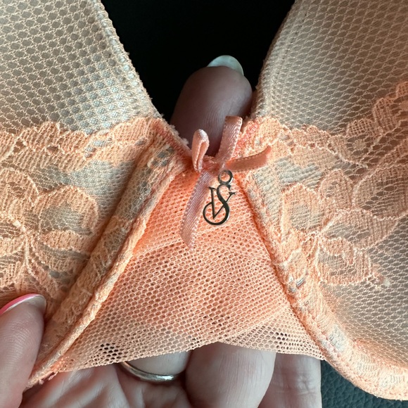 Victoria’s Secret Demi Lightly Lined Bra Peach/ Orange Size 34DDD - Picture 2 of 6